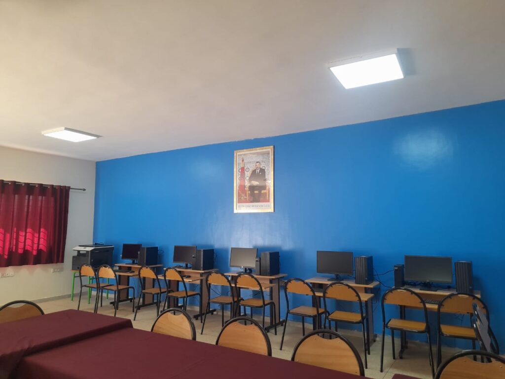 تجهيز القاعة متعددة الوسائط بمركزية المؤسسة في إطار المبادرة الوطنية للتنمية البشرية